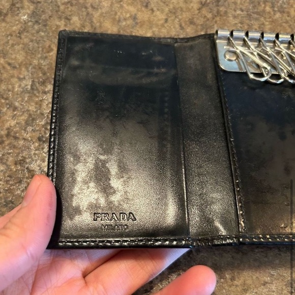 Authentic Prada Key Holder Case Black Patent Leather Silver Hardware - Picture 2 of 10